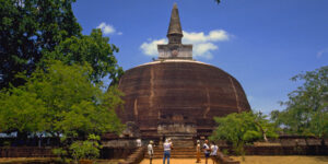 1997 Polonnaruwa Stupa SRI LANKA